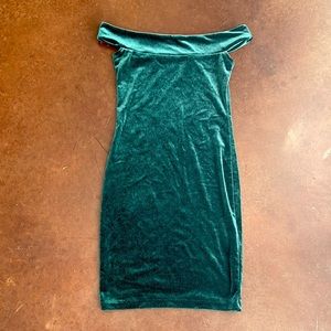Forever 21 Sparkly Velvet Emerald Green Off Shoulder Dress
